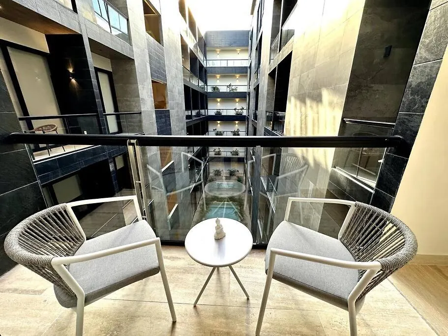 2Br Modern Condo With Rooftop Pool - Prime Location By Solmar Rentals Playa del Carmen
