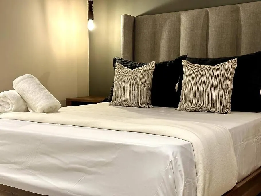 2Br Modern Condo With Rooftop Pool - Prime Location By Solmar Rentals Playa del Carmen Messico